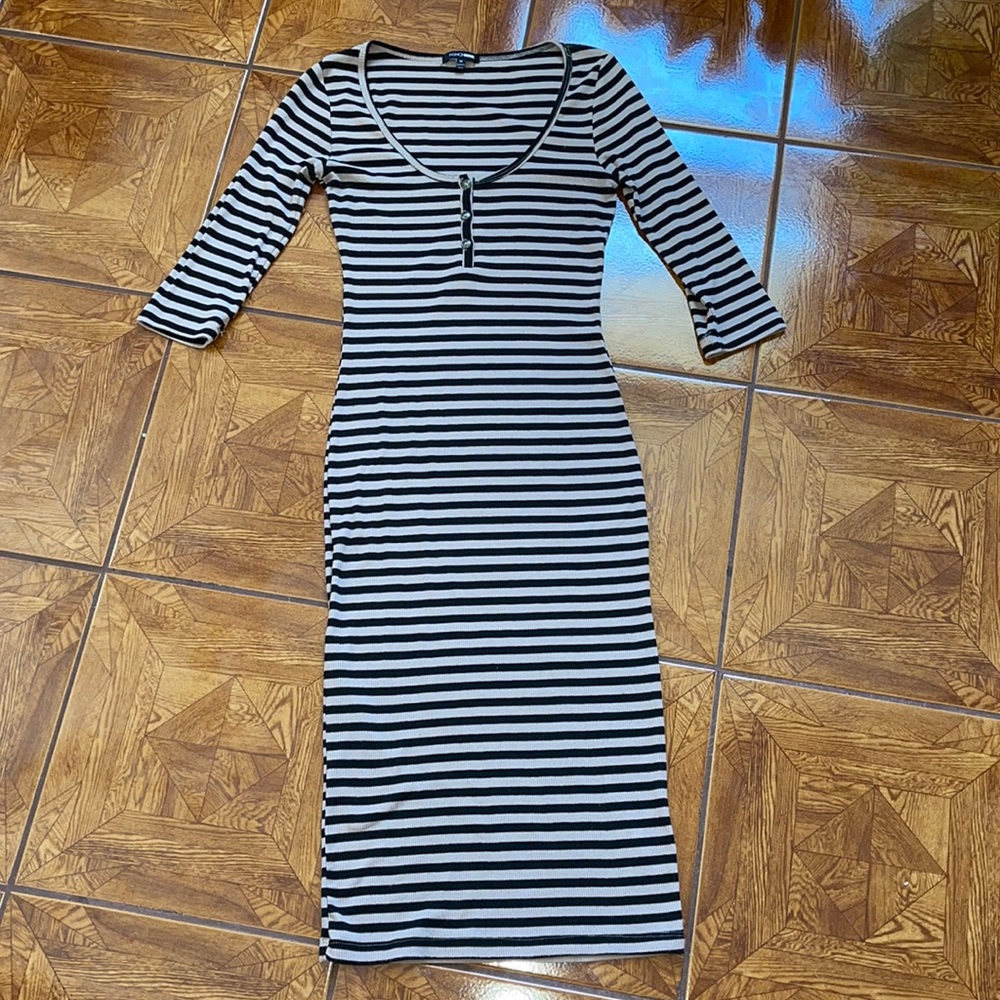Scoop neck 3/4 sleeve ribbed striped midi FN (Med)